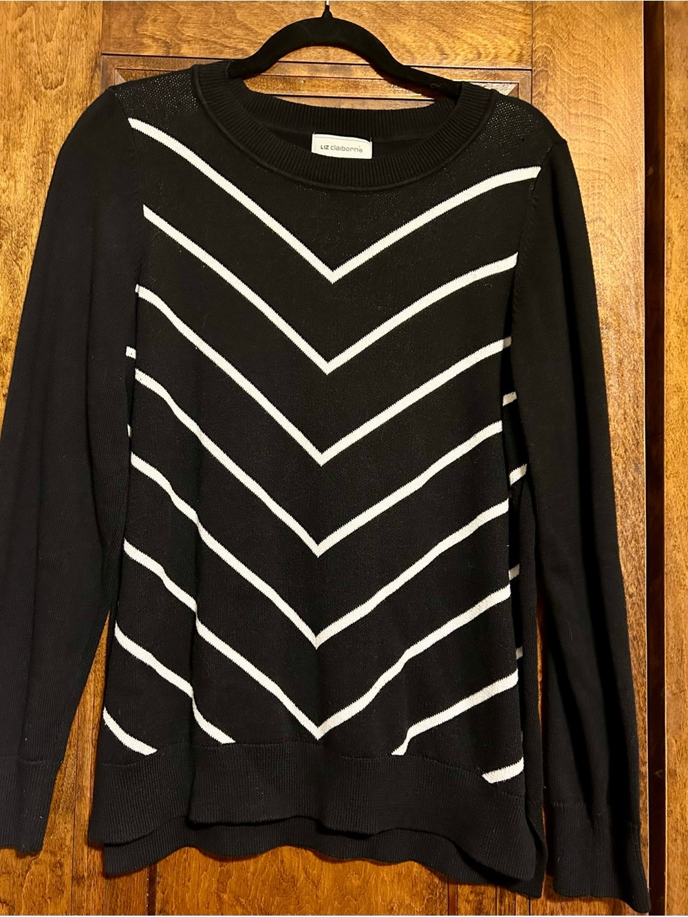 Liz Claiborne Black & White Chevron Crewneck Sweater